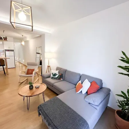 Comfy 2 Bdr In Petralona - Next To Metro Apartment *