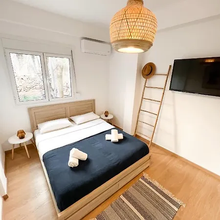 Comfy 2 Bdr In Petralona - Next To Metro Apartment *