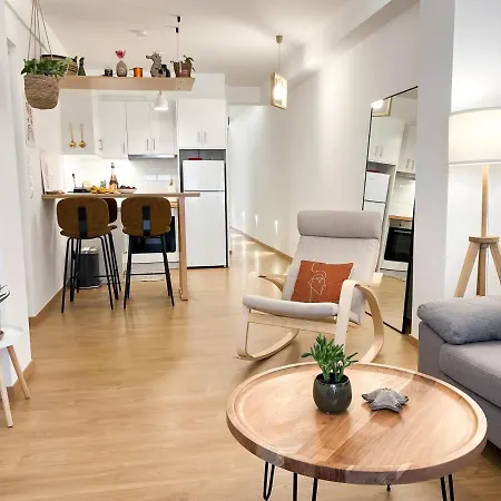 Comfy 2 Bdr In Petralona - Next To Metro Apartment