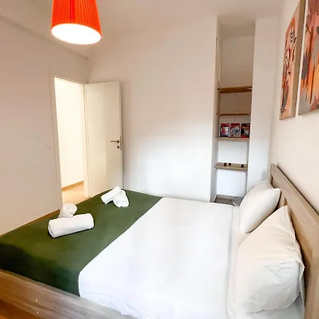 Comfy 2 Bdr In Petralona - Next To Metro Apartment