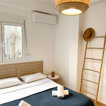 Comfy 2 Bdr In Petralona - Next To Metro