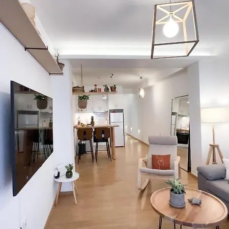 Apartment Comfy 2 Bdr In Petralona - Next To Metro *